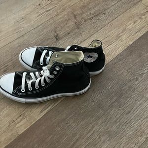 Womens used converse size 9 women’s